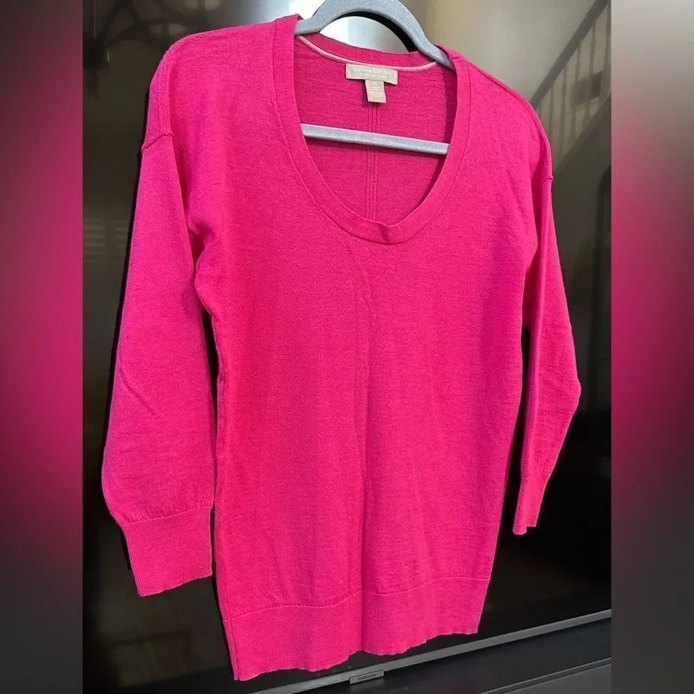 Banana Republic 100% Merino Wool Pink Sweater Size M